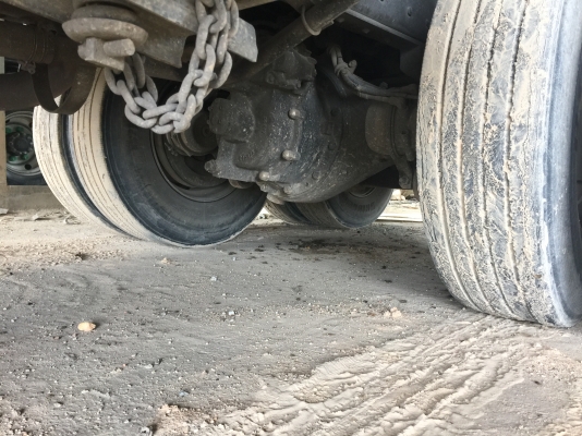 22ล้อแม่ลูกดั้ม360แรงปี55..เฟืองช้ายางสวยเต็ม รถร้านวัสดุก่อสร้างใช้ทุกหิน ทรายเท่านั้น ไมล์น้อย แค่1.8แสนกว่าๆ