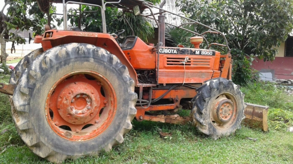 รถไถ KUBOTA M8950DTF ,มีผานดันหน้า เอกสารเล่มทะเบียน รถพร้อมใช้ รถไถ KUBOTA M8950DTF ,มีผานดันหน้า เอกสารเล่มทะเบียน รถพร้อมใช้