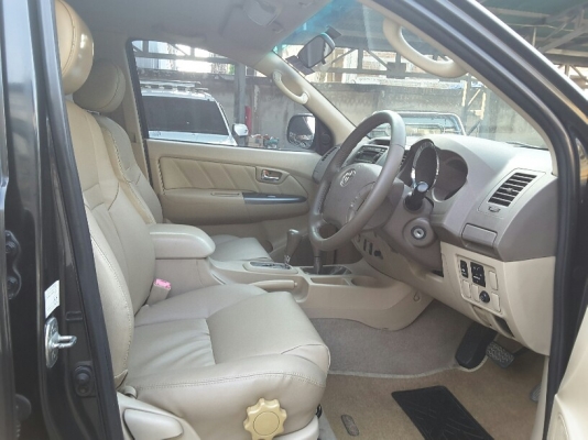 ขาย Toyota Fortuner 3.0V AT 4WD TOP ปี06.