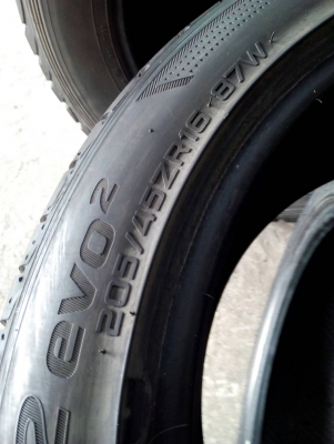 205/45R16 HANKOOK VENTUS V12 EVO2 ปี14 มี 2 เส้น  tel. 081-427-3941