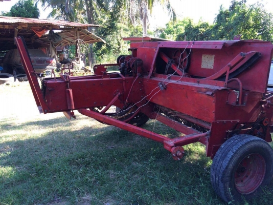 ขายเครื่องอัดฟาง นิวฮอลแลนด์ 276พร้อมใช้