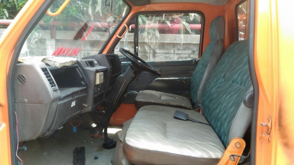 ขาย รถบรรทุก 6ล้อ อีซูซุ NKR59