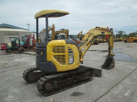 รถขุดเล็ก Komatsu รุ่น PC30MR-2 มือสองนำเข้าจากญี่ปุ่น สภาพสวย พร้อมใช้งาน