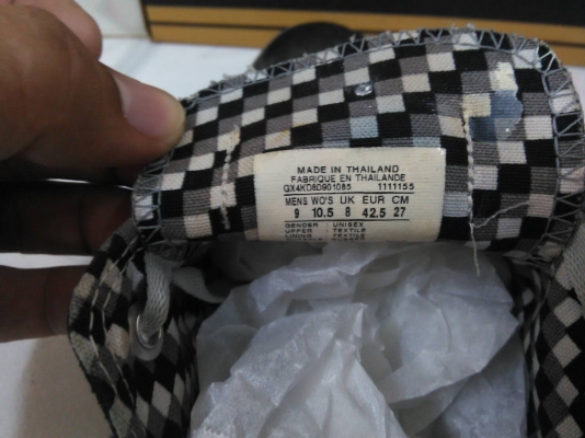รองเท้า CONVERSE เบอร์ 9หรือ 42.5