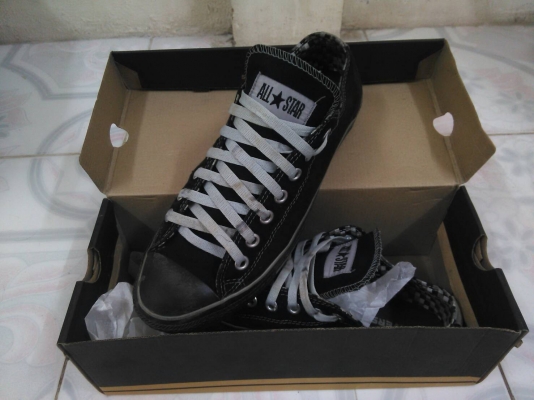 รองเท้า CONVERSE เบอร์ 9หรือ 42.5 รองเท้า CONVERSE เบอร์ 9หรือ 42.5