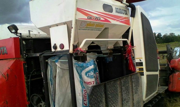 ขายรถเกี่ยวข้าว KUBOTA DC70 ใช้งาน1117ชั่วโมง รถสวยสภาพดีพร้อมใช้งาน ราคา580,000 สนใจโทร 090-8588220คุณนะ 093-3258446คุณบิว หรือเข้าดูสินค้าอื่นๆได้ที่ www.narong2truck.com หรือ www.truck.in.th/498 หรือเพจFacebook ณรงค์ ซื้อขายรถมือสอง (เว็บไซต์ส่วนตัว) ห