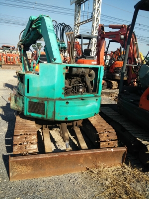 ขายรถแบคโฮยี่ห้อ HANIX S8B200 ตามสภาพเลยครับ ราคาแบบลดสุดๆกันไปเลย สนใจติดต่อมาครับที่สันต์ 092-2603737