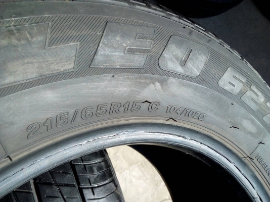 215/65R15 BRIDGESTONE LEO 627 ปี14 มี 2 เส้น tel. 081-427-3941