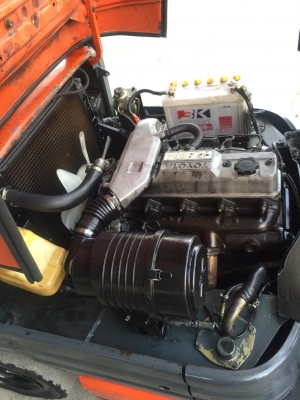 ขายรถยกโฟร์คลิฟท์ดีเซล ยี่ห้อTOYOTA เสายกสูง 5เมตร