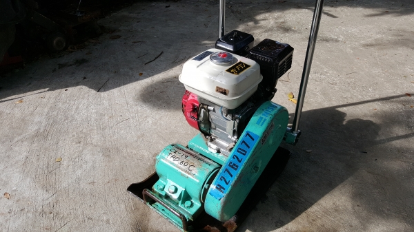 เครื่องตบดิน TACOM เครื่อง 6.5 แรง รหัสสินค้า  C1 - 19 ขนาด .36 x .49 ช.ม. ราคา 11800 บาท