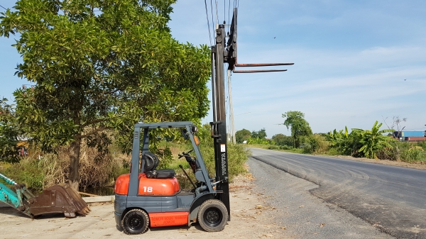 ขายด่วนรถยกTOYOTA 6FG18ยก1.8ถึง2ตันเสาสูง3เมตรงากะดกเคื่องโตต้า4สูบ5Kเบนซินติดแก็สได้ยางหน้าคู้รถนอกเพิ่งนำเข้ามายังไม่เคยใช้งานในเมืองไทยเลย