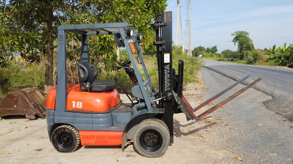 ขายด่วนรถยกTOYOTA 6FG18ยก1.8ถึง2ตันเสาสูง3เมตรงากะดกเคื่องโตต้า4สูบ5Kเบนซินติดแก็สได้ยางหน้าคู้รถนอกเพิ่งนำเข้ามายังไม่เคยใช้งานในเมืองไทยเลย