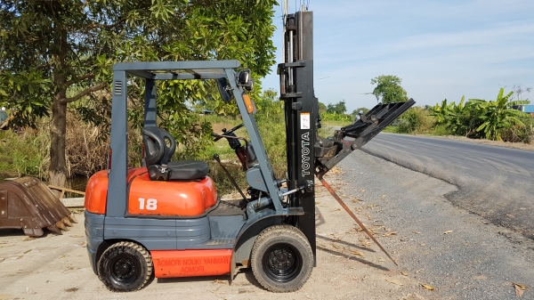 ขายด่วนรถยกTOYOTA 6FG18ยก1.8ถึง2ตันเสาสูง3เมตรงากะดกเคื่องโตต้า4สูบ5Kเบนซินติดแก็สได้ยางหน้าคู้รถนอกเพิ่งนำเข้ามายังไม่เคยใช้งานในเมืองไทยเลย