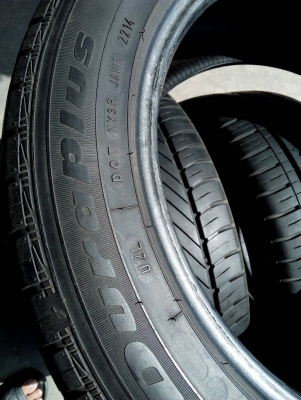 215/55R17 GOODYEAR DURAPLUS ปี14 ชุด 4 เส้น tel. 081-427-3941 215/55R17 GOODYEAR DURAPLUS ปี14 ชุด 4 เส้น tel. 081-427-3941