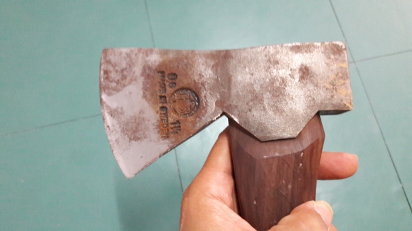 ขายขวานเสือ1 1/4ปอน HULT'S CELEBRATED AXES. MADE IN SWEDEN. ขายขวานเสือ1 1/4ปอน HULT'S CELEBRATED AXES. MADE IN SWEDEN.