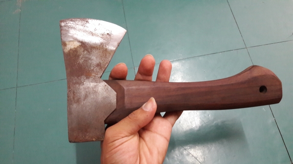 ขายขวานเสือ1 1/4ปอน HULT'S CELEBRATED AXES. MADE IN SWEDEN. ขายขวานเสือ1 1/4ปอน HULT'S CELEBRATED AXES. MADE IN SWEDEN.