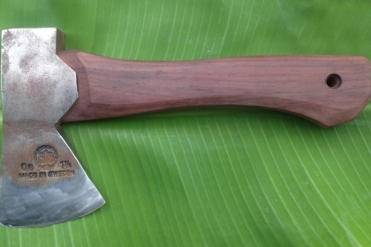 ขายขวานเสือ1 1/4ปอน HULT'S CELEBRATED AXES. MADE IN SWEDEN. ขายขวานเสือ1 1/4ปอน HULT'S CELEBRATED AXES. MADE IN SWEDEN.