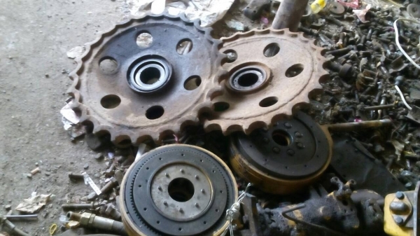 ขายชิ้นส่วน อะไหล่ รถแทรกเตอร์ โคมัสสุ D-31-P ของถอดจากตัวรถ สภาพสวย ตามรูป มีหลายรายการ สนใจโทรมาคุยกันครับ