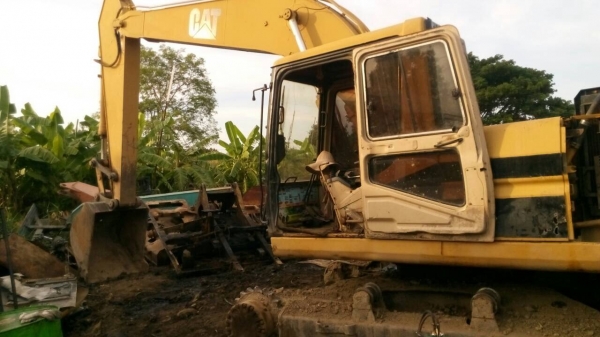 ขายบุ้งกี้เก่าติดรถ ทรงเก่านอกสภาพสวย ใส่ รุ่น 200 สนใจโทรมาคุยกันครับ