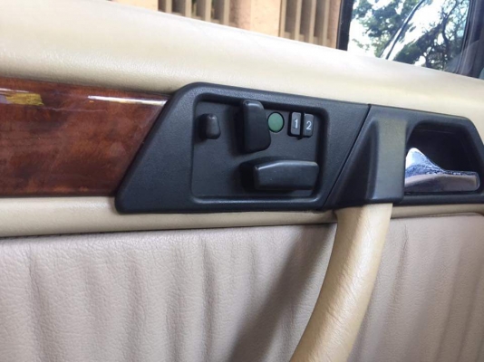 ขาย BENZ E300