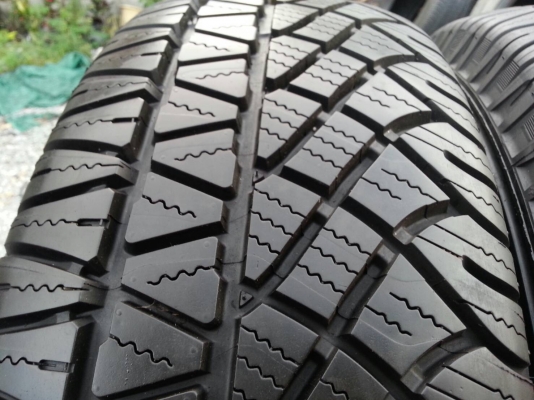 ขายยาง245/70R16 มิชลิน สัปดาห์ที่33ปี15 ตุ่มหน้ายางยังอยู่ทุกเส้นเหมือนใหม่ จำนวน 3 เส้น