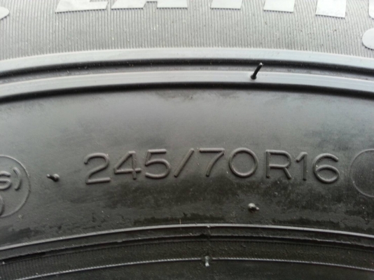 ขายยาง245/70R16 มิชลิน สัปดาห์ที่33ปี15 ตุ่มหน้ายางยังอยู่ทุกเส้นเหมือนใหม่ จำนวน 3 เส้น