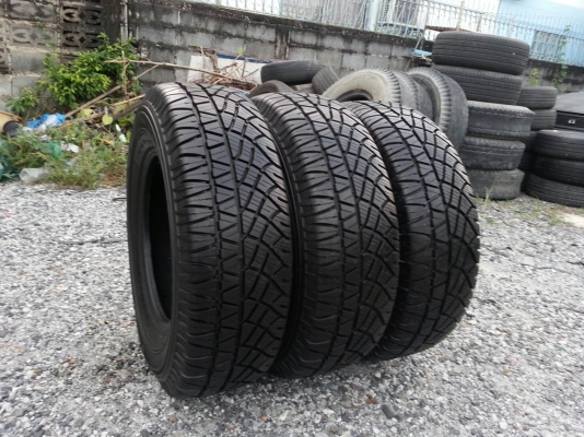 ขายยาง245/70R16 มิชลิน สัปดาห์ที่33ปี15 ตุ่มหน้ายางยังอยู่ทุกเส้นเหมือนใหม่ จำนวน 3 เส้น