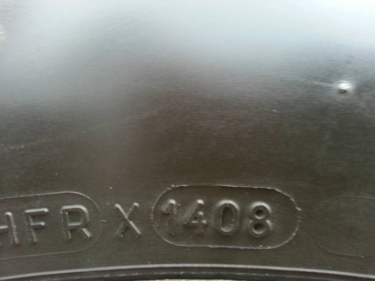 ขายแม็กTOYOTA D4D 6รูขอบ15 พร้อมยางมิชลิน ปี08 ยางดอกเต็มถอดเก็บนานไว้ไม่ได้ใช้งาน จำนวน 1 ชุด พร้อมน๊อตแท้ 24 ตัว