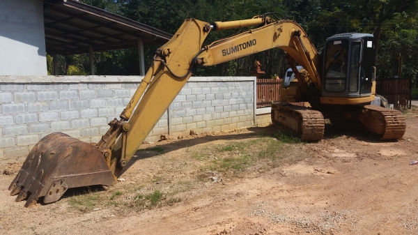 ขาย 695,000 SUMITOMO SH 135 U สภาพเก่านอก เครื่องดี ปั้มแรง เอวแน่น ช่วงล่างเต็ม เอกสารอินวอยท์ 090-772-3710 090-772-3708