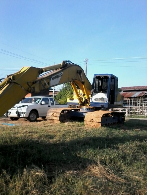 ขายด่วน แม็คโคร KOBELCO SK200MART II สภาพพร้อมใช้งาน เครื่อง6D31 ปั้มK3V  เครื่องดี ปั้มดี โซ่ช่วงล่างพร้อมใช้งาน เอกสารเล่มทะเบียน