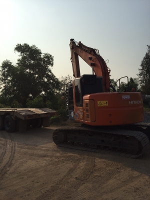 ขาย!! >>> Hitachi Zx135 รุ่น 1 <<< รถสวย พร้อมใช้งาน 098-7155789 น้องวุฒิ