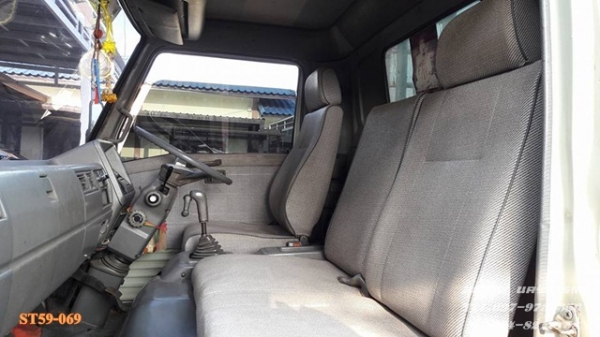 ขายด่วน รถบรรทุก 6 ล้อ HINO FC2W 120 แรง ยาว 5.5M สภาพเดิมๆ สวย พร้อมใช้งาน ราคาสุดคุ้ม