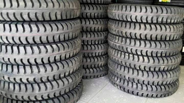 ยางรถบรรทุก Hi-Hero (ลบตรา) ขนาด 1000 ขอบ 20 ราคาพิเศษ เส้นละ 3,700 บาท