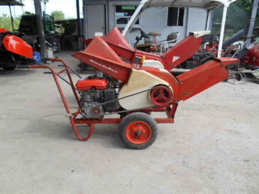 เครื่องย่อยกิ่งไม้ พร้อมใช้งาน