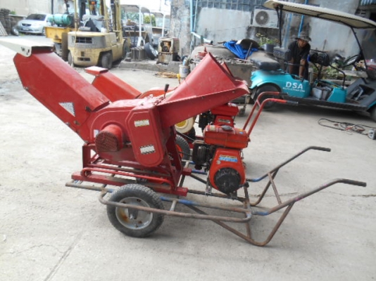 เครื่องย่อยกิ่งไม้ พร้อมใช้งาน