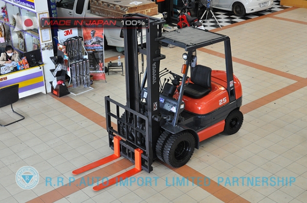 ขายรถโฟล์คลิฟท์มือสอง TOYOTA รุ่น 6FD25-10919 นำเข้าจากประเทศญี่ปุ่น 100\% ไม่เคยใช้งานในไทย