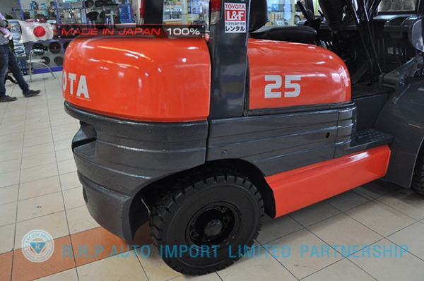 ขายรถโฟล์คลิฟท์มือสอง TOYOTA รุ่น 6FD25-10919 นำเข้าจากประเทศญี่ปุ่น 100\% ไม่เคยใช้งานในไทย