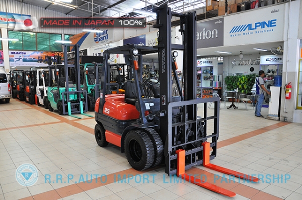 ขายรถโฟล์คลิฟท์มือสอง TOYOTA รุ่น 6FD25-10919 นำเข้าจากประเทศญี่ปุ่น 100\% ไม่เคยใช้งานในไทย