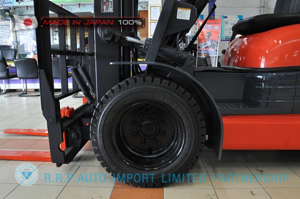 ขายรถโฟล์คลิฟท์มือสอง TOYOTA รุ่น 6FD25-10919 นำเข้าจากประเทศญี่ปุ่น 100\% ไม่เคยใช้งานในไทย