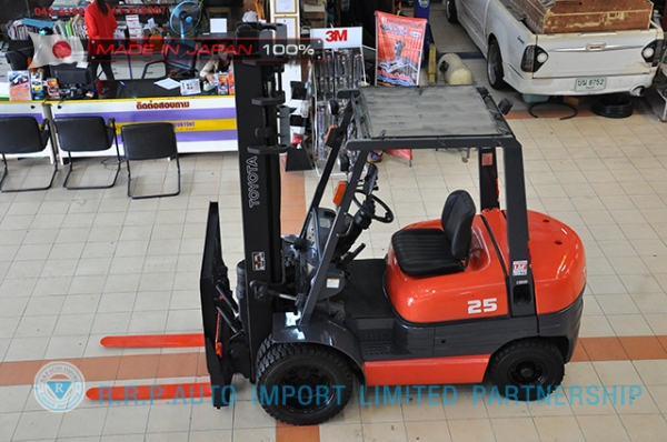 ขายรถโฟล์คลิฟท์มือสอง TOYOTA รุ่น 6FD25-10919 นำเข้าจากประเทศญี่ปุ่น 100\% ไม่เคยใช้งานในไทย