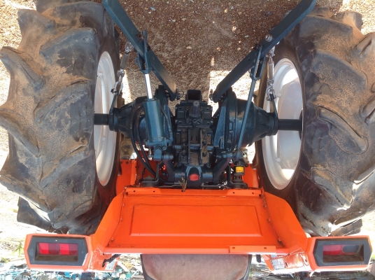 ขาย L1-26. 4WD 2เพลา พร้อมผาน5 ตราช้าง