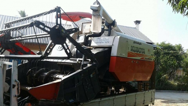 ขายรถเกี่ยวข้าว KUBOTA DC95GM พลัส ใช้งานน้อย เอกสารเล่มทะเบียนพร้อมโอน ราคา670,000 สนใจโทร 090-8588220คุณนะ 093-3258446คุณบิว หรือเข้าดูสินค้าอื่นๆได้ที่ www.narong2truck.com หรือ www.truck.in.th/498 หรือเพจFacebook ณรงค์ ซื้อขายรถมือสอง (เว็บไซต์ส่วนตัว