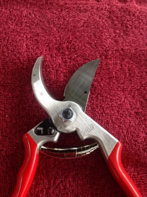 กรรไกรตัดกิ่งไม้ FELCO 4 swiss made