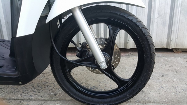 Let Premium อายุไม่ถึงปี วิ่ง 300 กิโลเดิมยันหัวน๊อต ราคาลดได้จ้า Let Premium อายุไม่ถึงปี วิ่ง 300 กิโลเดิมยันหัวน๊อต ราคาลดได้จ้า