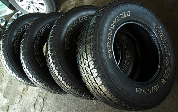 ยางออล A/Tกระบะสูง16 โยโกฮาม่า265-70-R16 ลงพื้นปี14 (4เส้น3,500)ดอกหนา1เซ็น