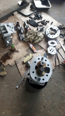 ซ่อมเกียร์ท็อค รถตัก  รถเกรด เครน    081-7070538