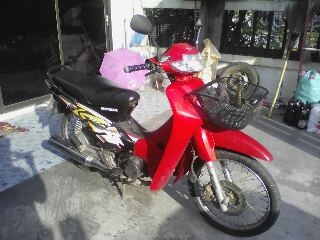 ขายรถมอไซค์ ปี46 ฮอนด้า เวฟ เครื่อง100cc. เครื่องดี รถสภาพยังดี ขี่ไปจ่ายตลาดได้ ประหยัดน้ำมัน ภาษีขาด2ปี เล่มทะเบียนครบ ขายถูกๆครับ