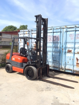 ขายรถยกโฟร์คลิฟท์ TOYOTA6FD-30   เสายกสูง 5 เมตร