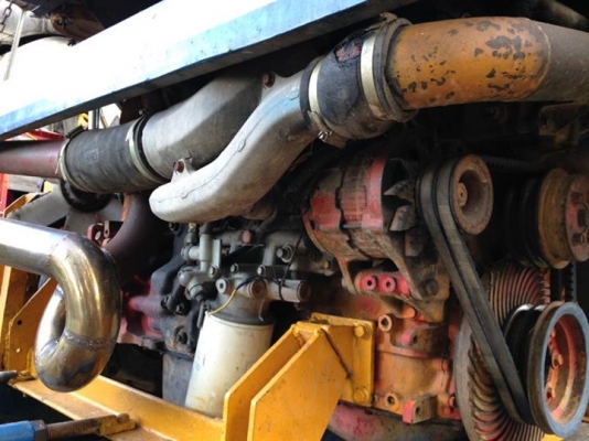 ขาย อำนวยการช่าง  เครื่อง Hino Jo8C -T  ปั้มไดกิ้น 23 ตัวเดิน Cat SK200  โซ่ดี 47 ข้อ แทร็คสวย โรลเลอร์ 11 ลูก  ราคา 690,000 อยู่สุรินทร์ 091-0206555