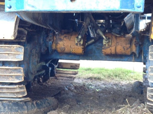 ขาย อำนวยการช่าง  เครื่อง Hino Jo8C -T  ปั้มไดกิ้น 23 ตัวเดิน Cat SK200  โซ่ดี 47 ข้อ แทร็คสวย โรลเลอร์ 11 ลูก  ราคา 690,000 อยู่สุรินทร์ 091-0206555